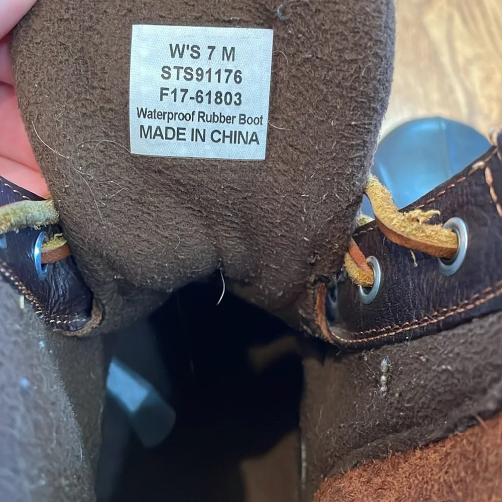 Sperry Women's Saltwater Waterproof Boots. Size 7. Excellent Condition.